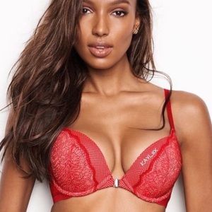 Victoria’s Secret Bombshell plunge front-closure